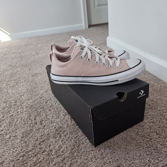 Converse Women's Pink Sneakers - Picture 4 of 16